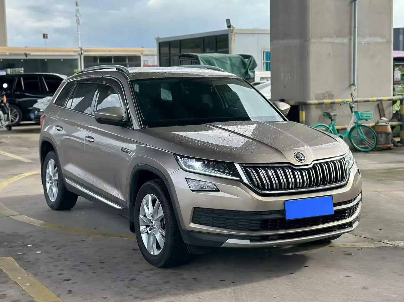 Skoda 2018 Facelift TSI330 5 seat 2WD Luxury Premium Enjoy