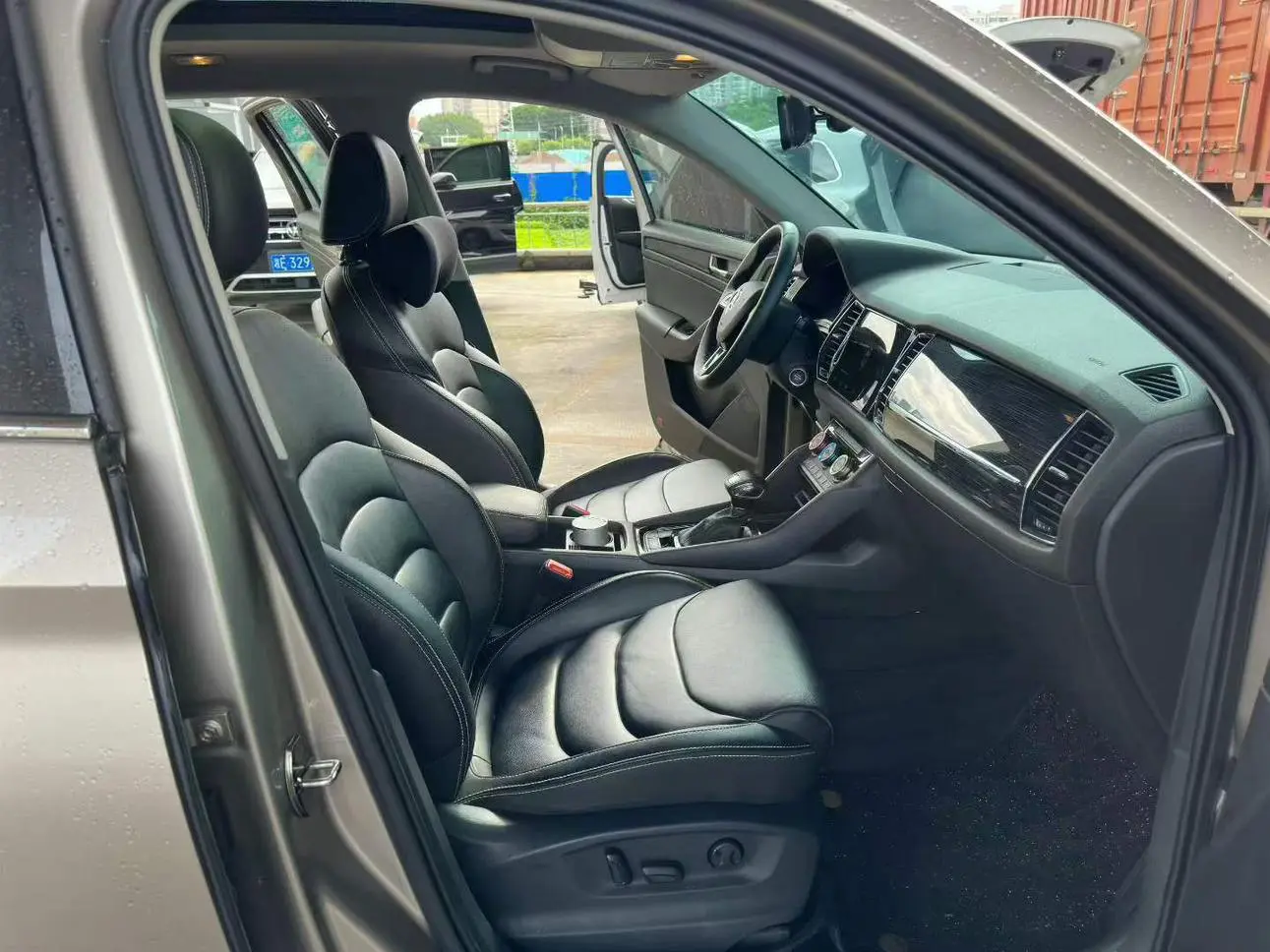 Skoda 2018 Facelift TSI330 5 seat 2WD Luxury Premium Enjoy