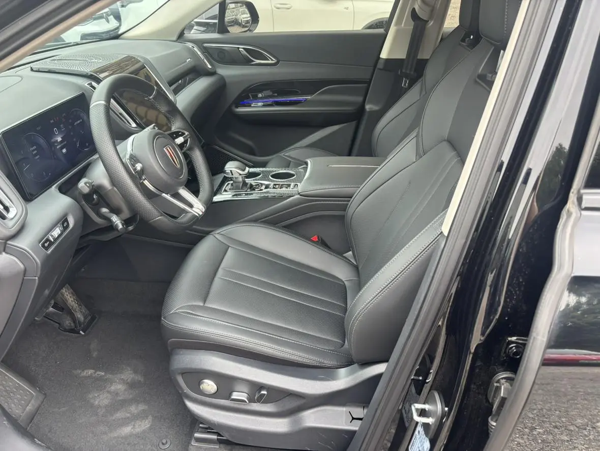 Hongqi HS3 2025 1.5T