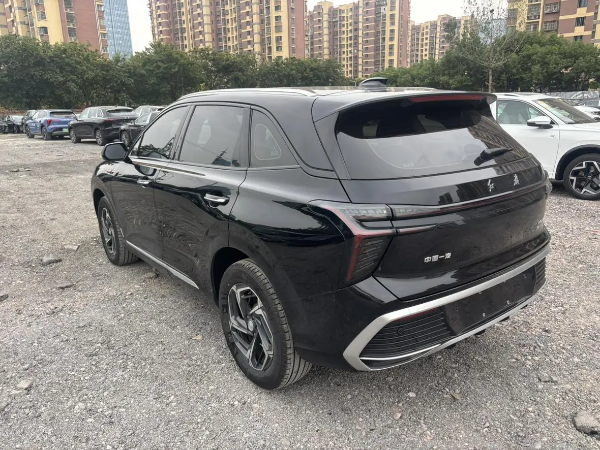Hongqi HS3 2025 1.5T