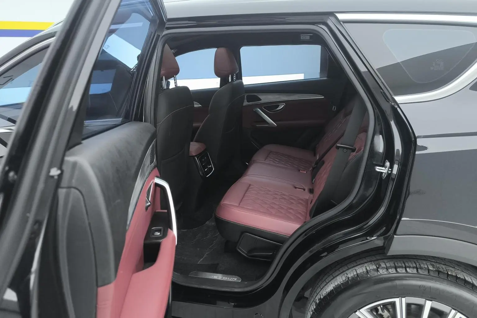 Jetour X70 PLUS 2024 1.6T DCT 5 seat