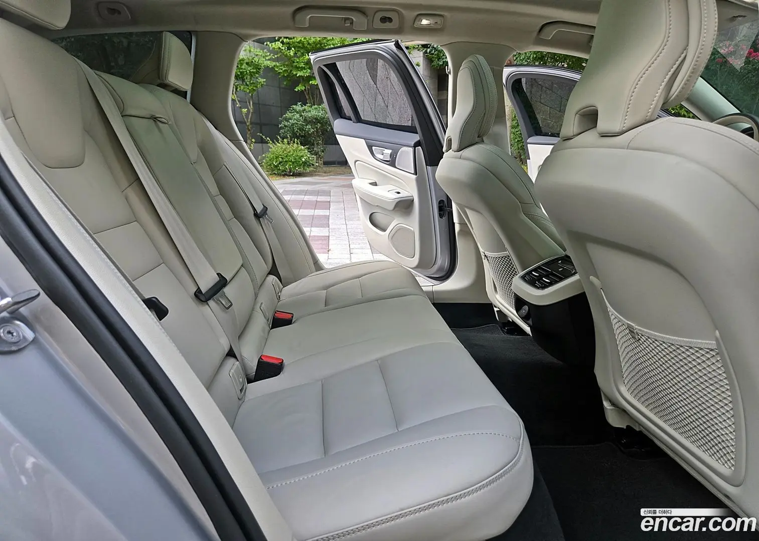 Volvo V60 B5 Ultimate AWD