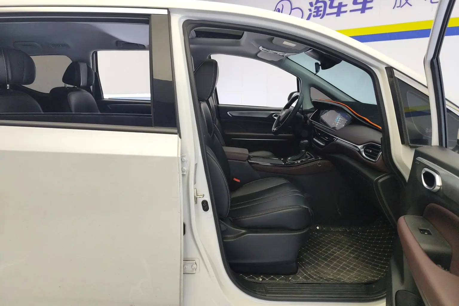 GAC Trumpchi Trumpchi M6 2023 PRO 270T WDCT Luxury