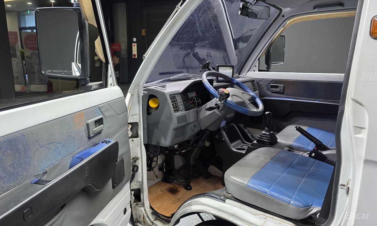 Chevrolet (GM Daewoo) New Labo refrigerated vehicle standard type 2017