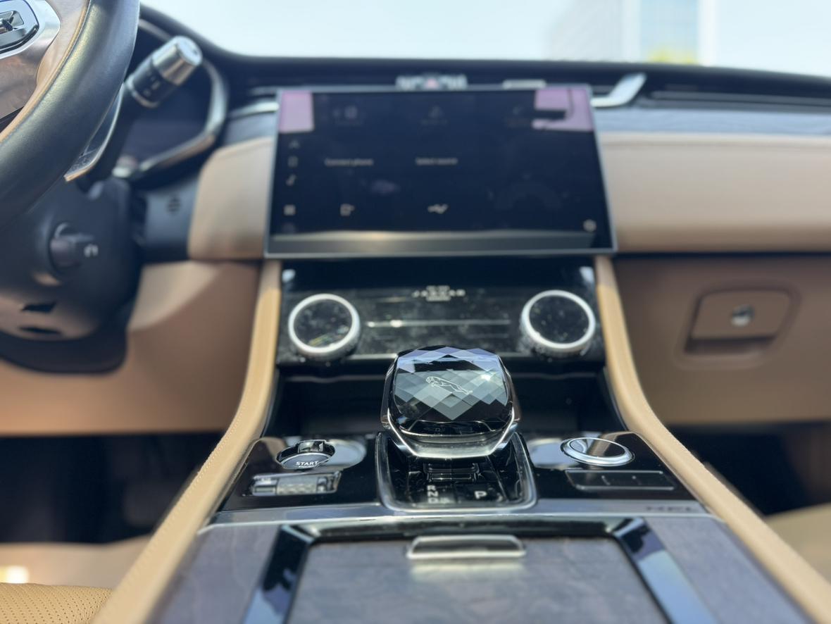 Jaguar XFL 2021 2.0T P250 2WD Premium Luxury