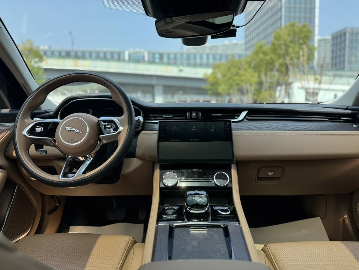 Jaguar XFL 2021 2.0T P250 2WD Premium Luxury