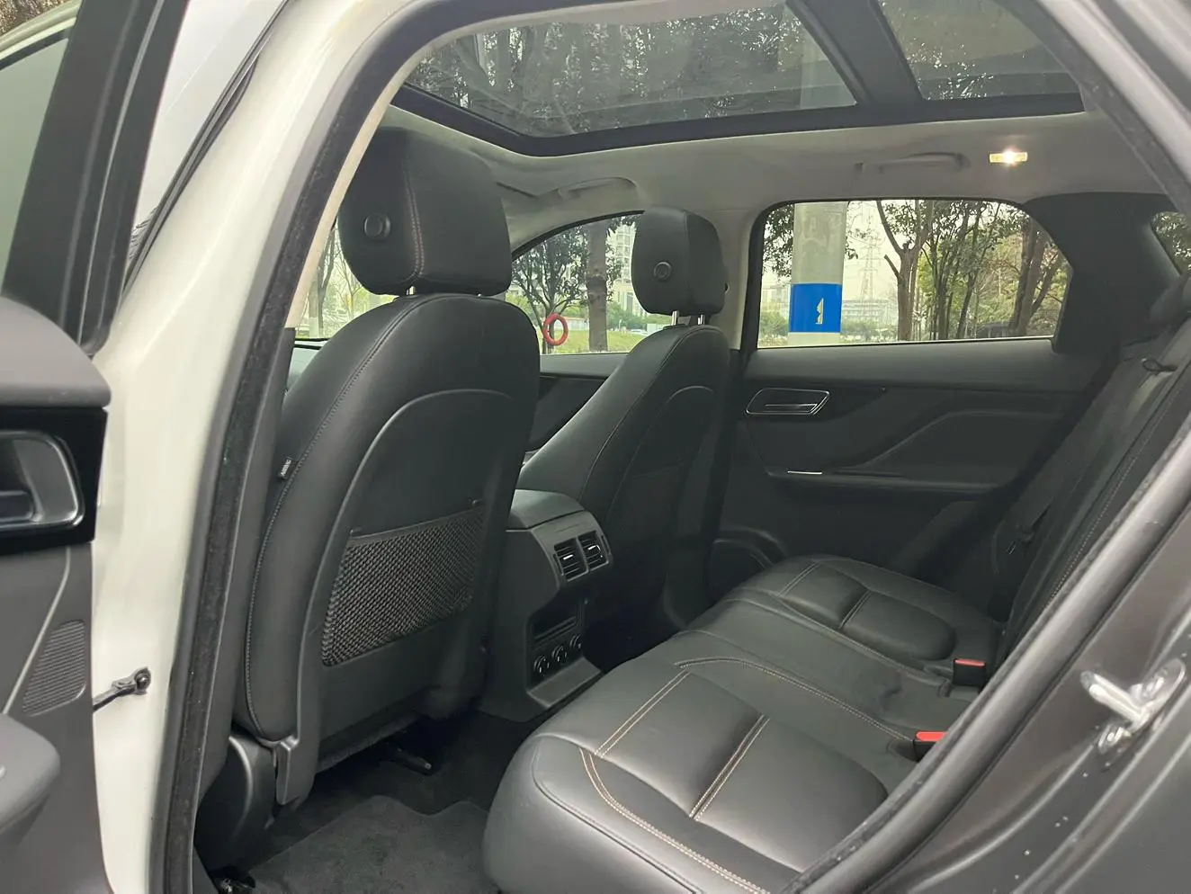 Jaguar F-PACE 2019 2.0T 4WD Premium Plus