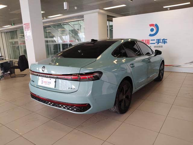 Volkswagen Passat 2025 Pro 380TSI Star Sky Dragon Premium