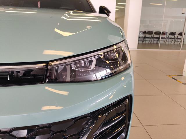 Volkswagen Passat 2025 Pro 380TSI Star Sky Dragon Premium