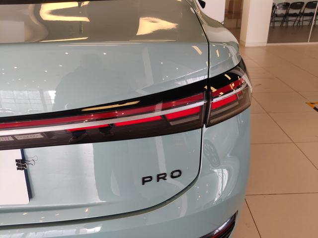Volkswagen Passat 2025 Pro 380TSI Star Sky Dragon Premium