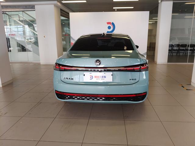 Volkswagen Passat 2025 Pro 380TSI Star Sky Dragon Premium