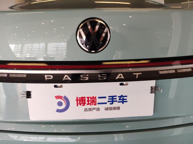 Volkswagen Passat 2025 Pro 380TSI Star Sky Dragon Premium