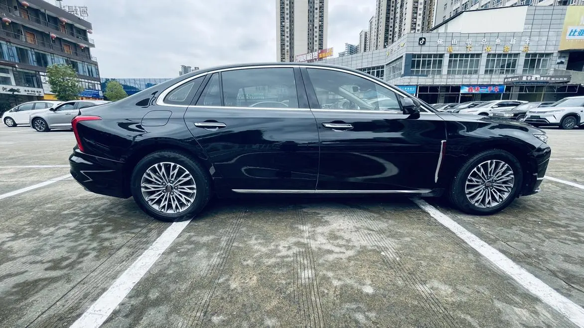 Hongqi H5 2024 1.5T DCT Smart Connected