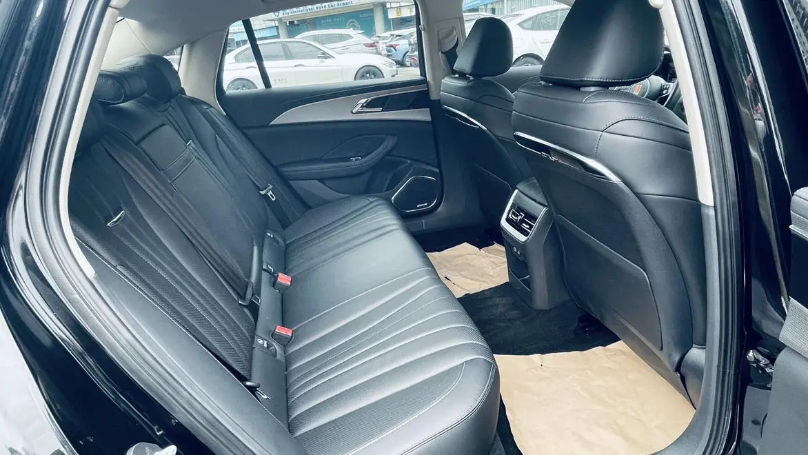 Hongqi H5 2024 1.5T DCT Smart Connected