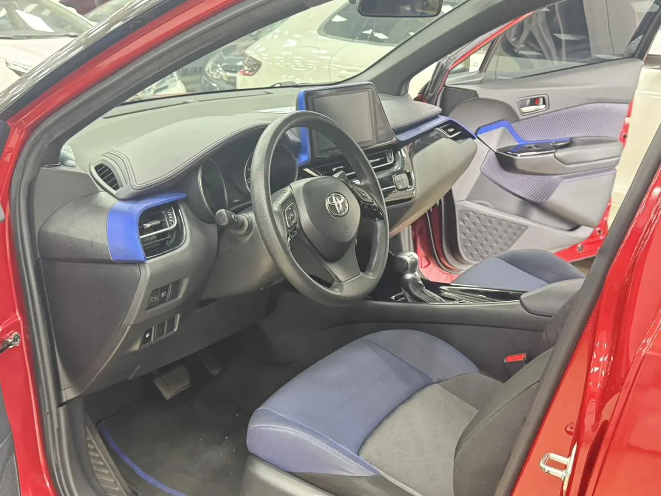 Toyota C-HR 2020 2.0L Leading