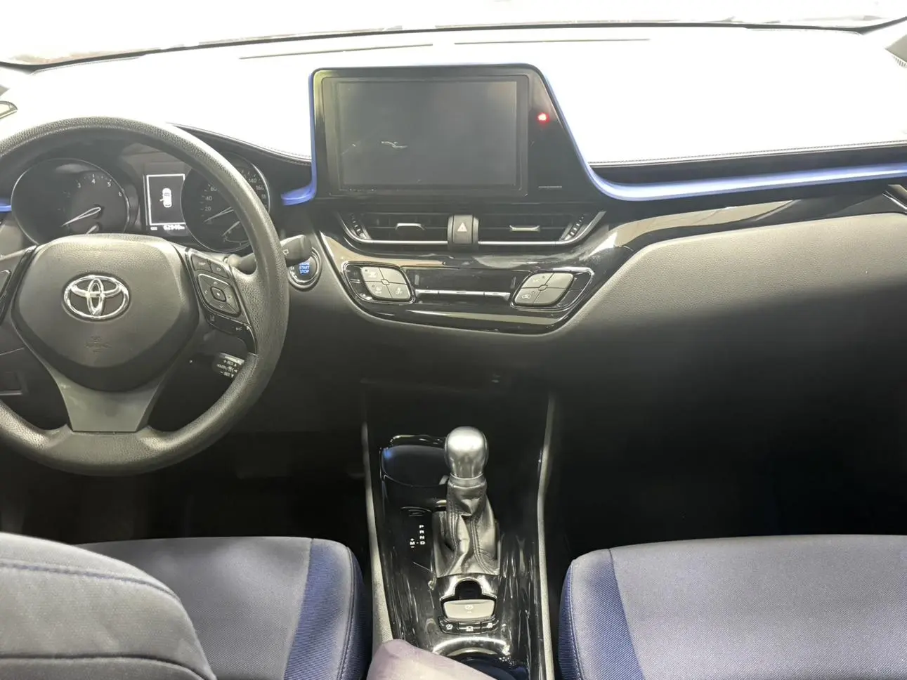 Toyota C-HR 2020 2.0L Leading