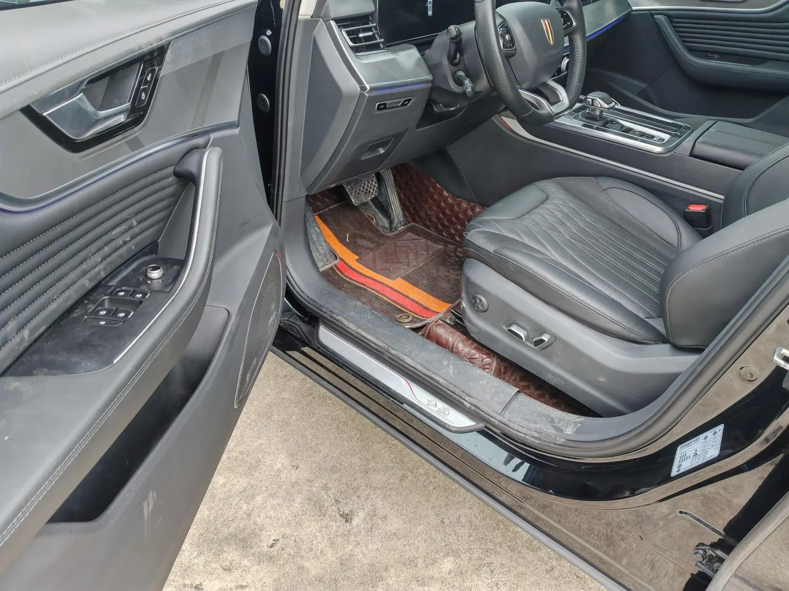 Hongqi HS5 2023 2.0T Pro