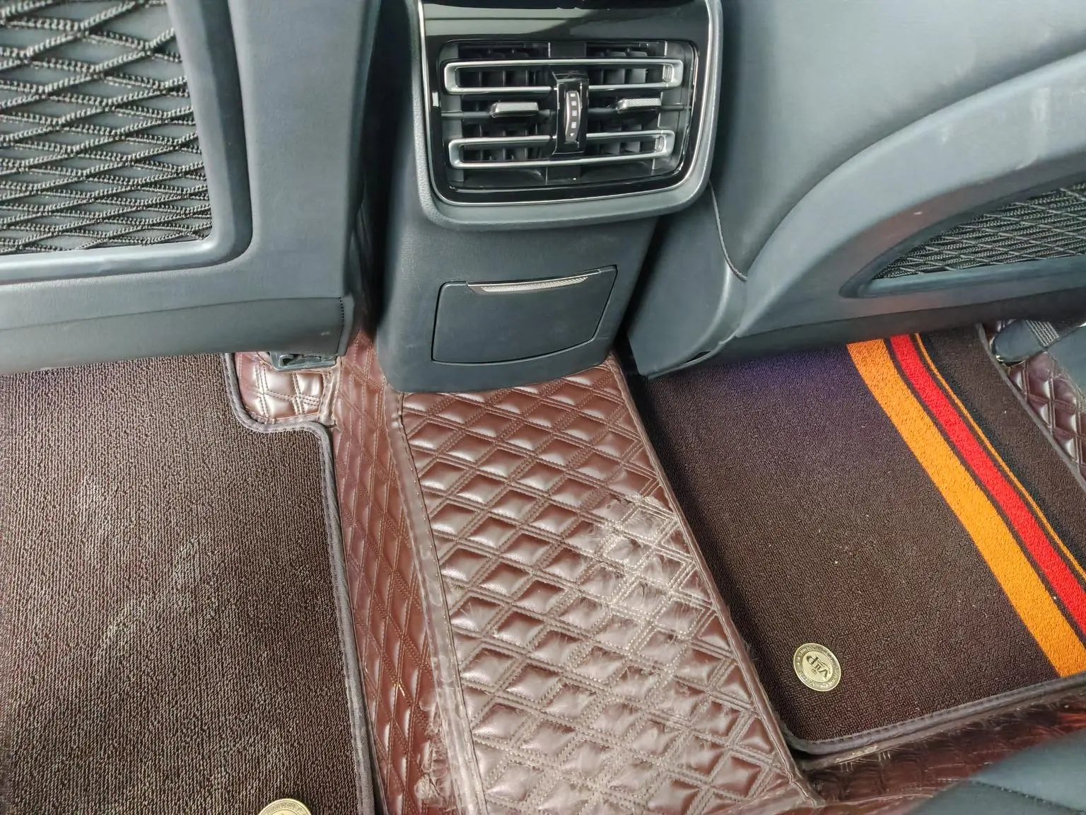 Hongqi HS5 2023 2.0T Pro