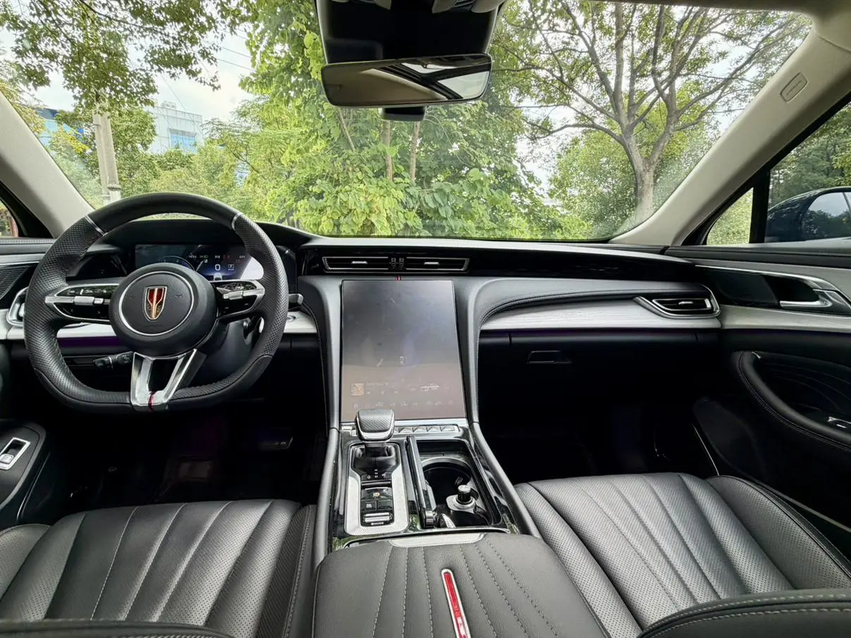 Hongqi H5 2025 2.0T Auto
