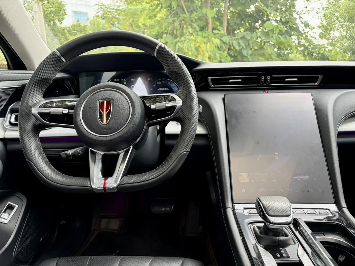 Hongqi H5 2025 2.0T Auto