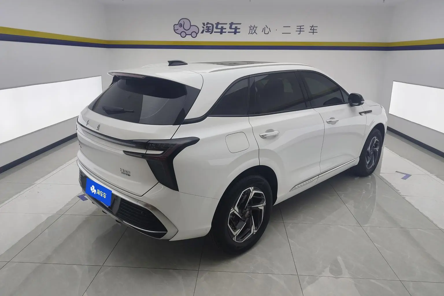 Hongqi HS3 2023 1.5T