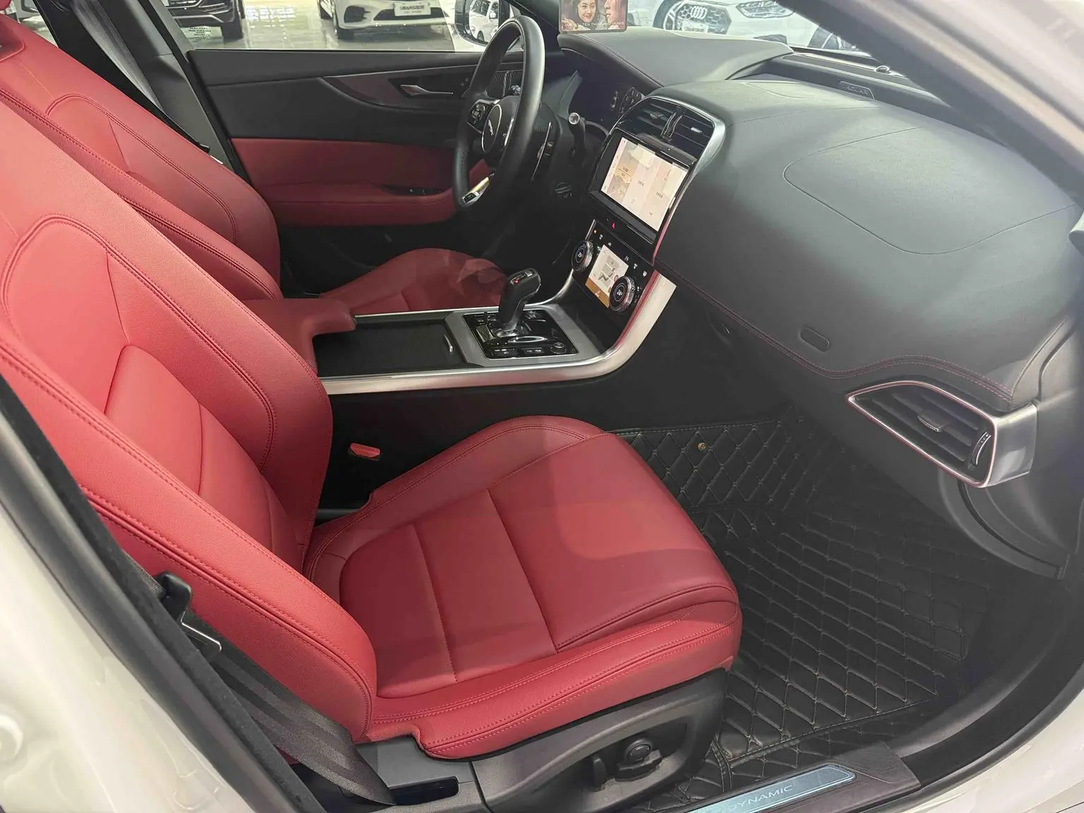 Jaguar XEL 2024 2.0T 250PS R-DYNAMIC S Progressive Sport