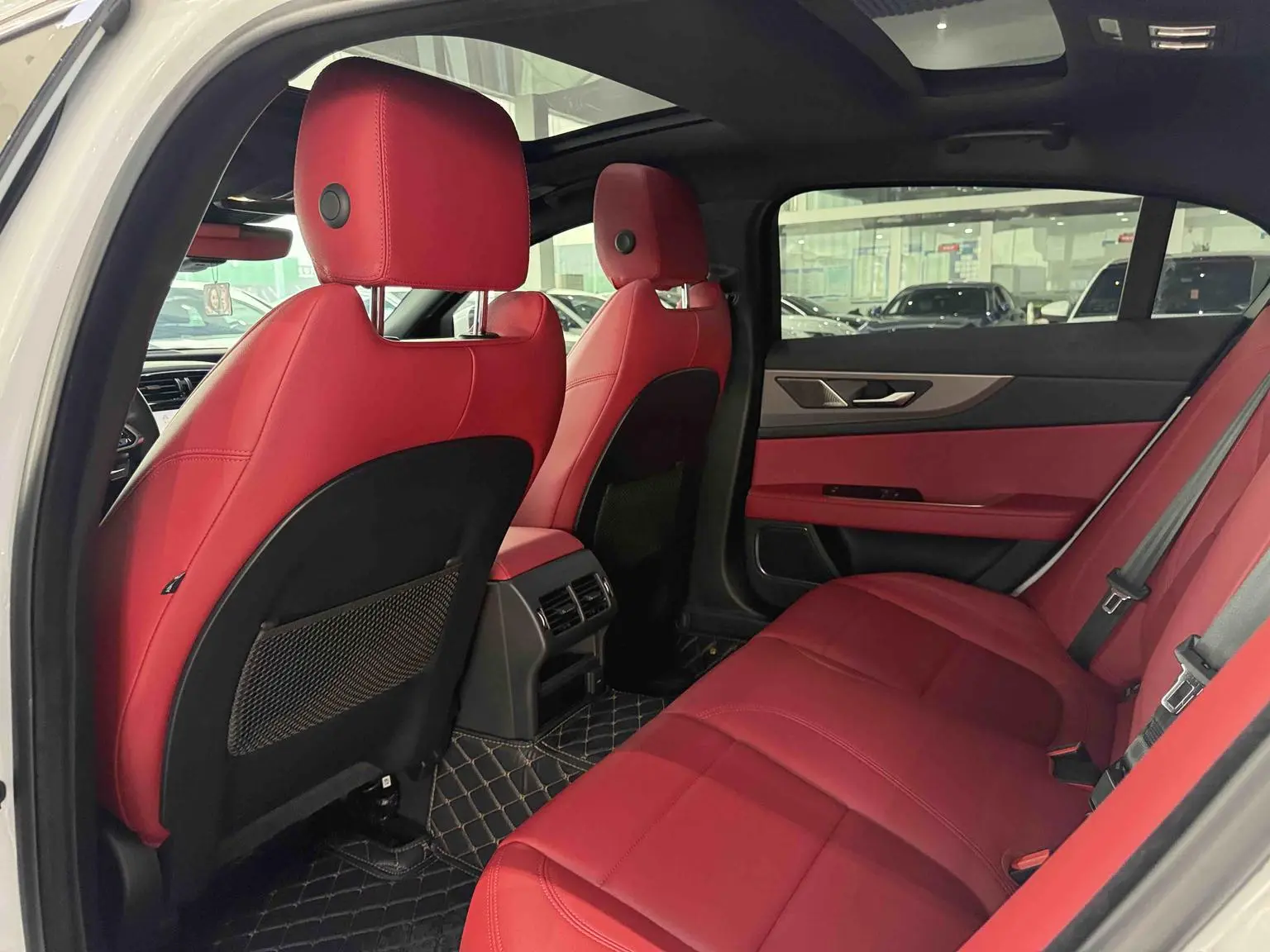 Jaguar XEL 2024 2.0T 250PS R-DYNAMIC S Progressive Sport