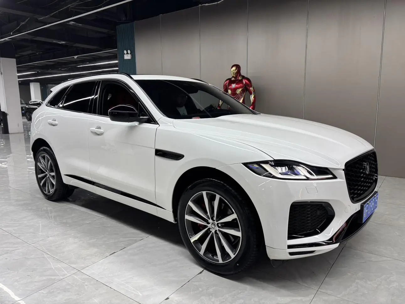 Jaguar F-PACE 2025 P250 R-Dynamic SE