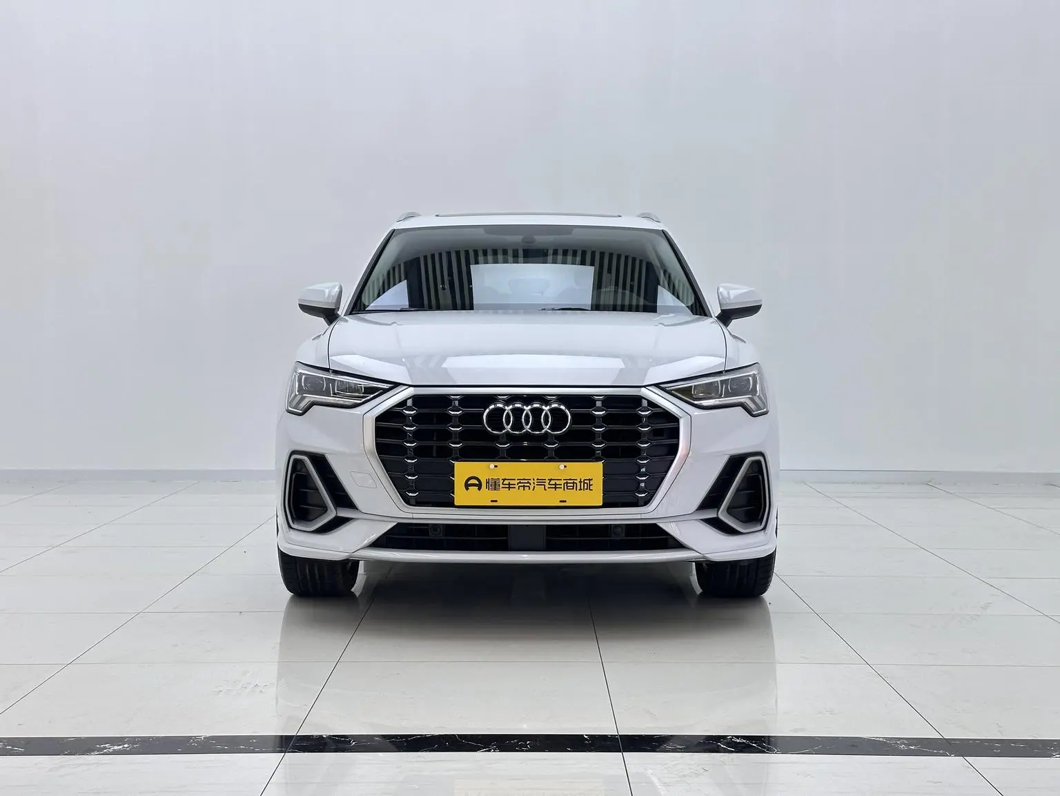 Audi Q3 2023 35 TFSI Dynamic Fashion (1.5T)