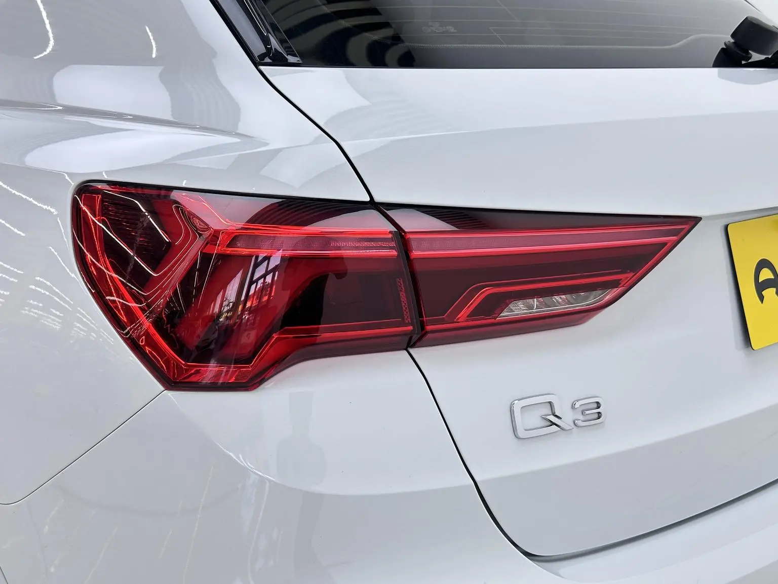 Audi Q3 2023 35 TFSI Dynamic Fashion (1.5T)