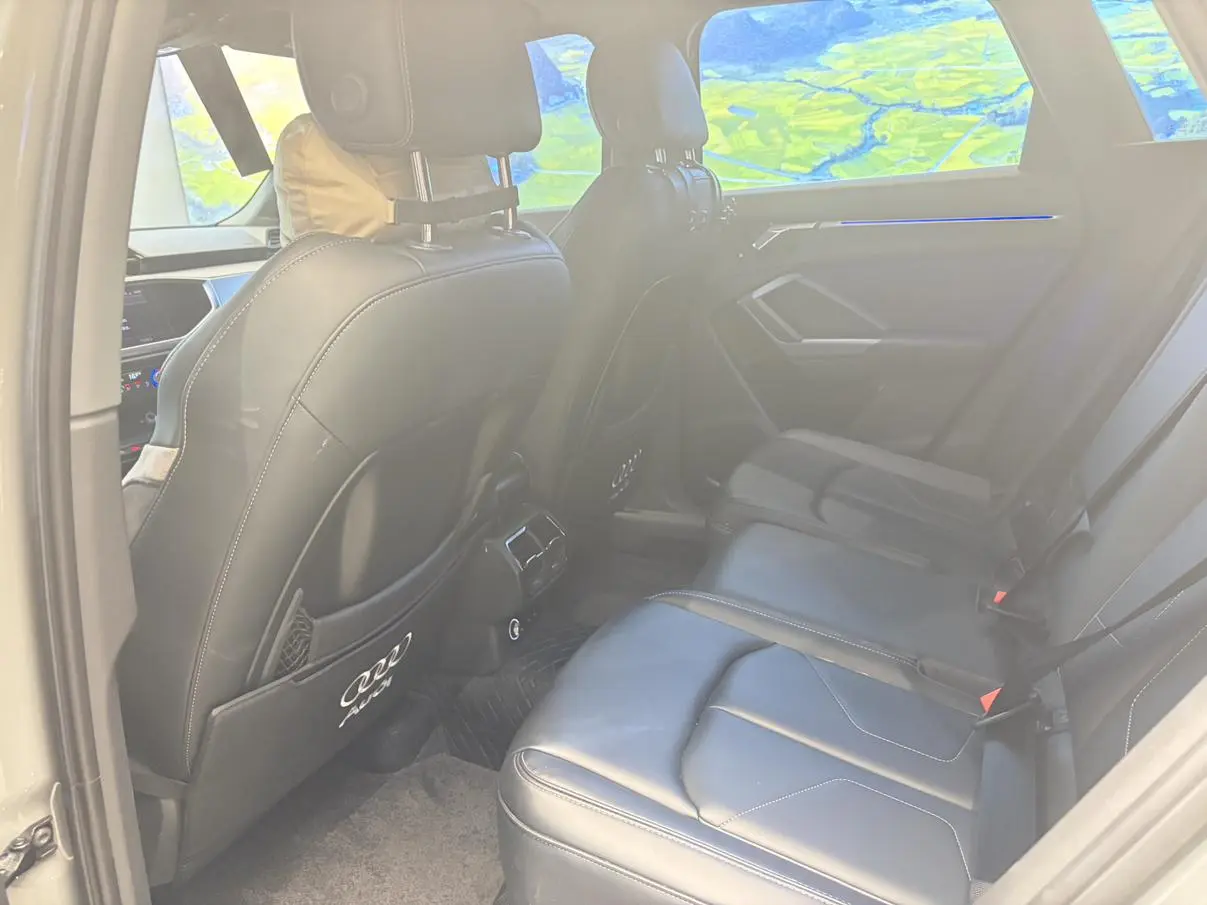 Audi Q3 2023 35 TFSI Dynamic Fashion (1.5T)