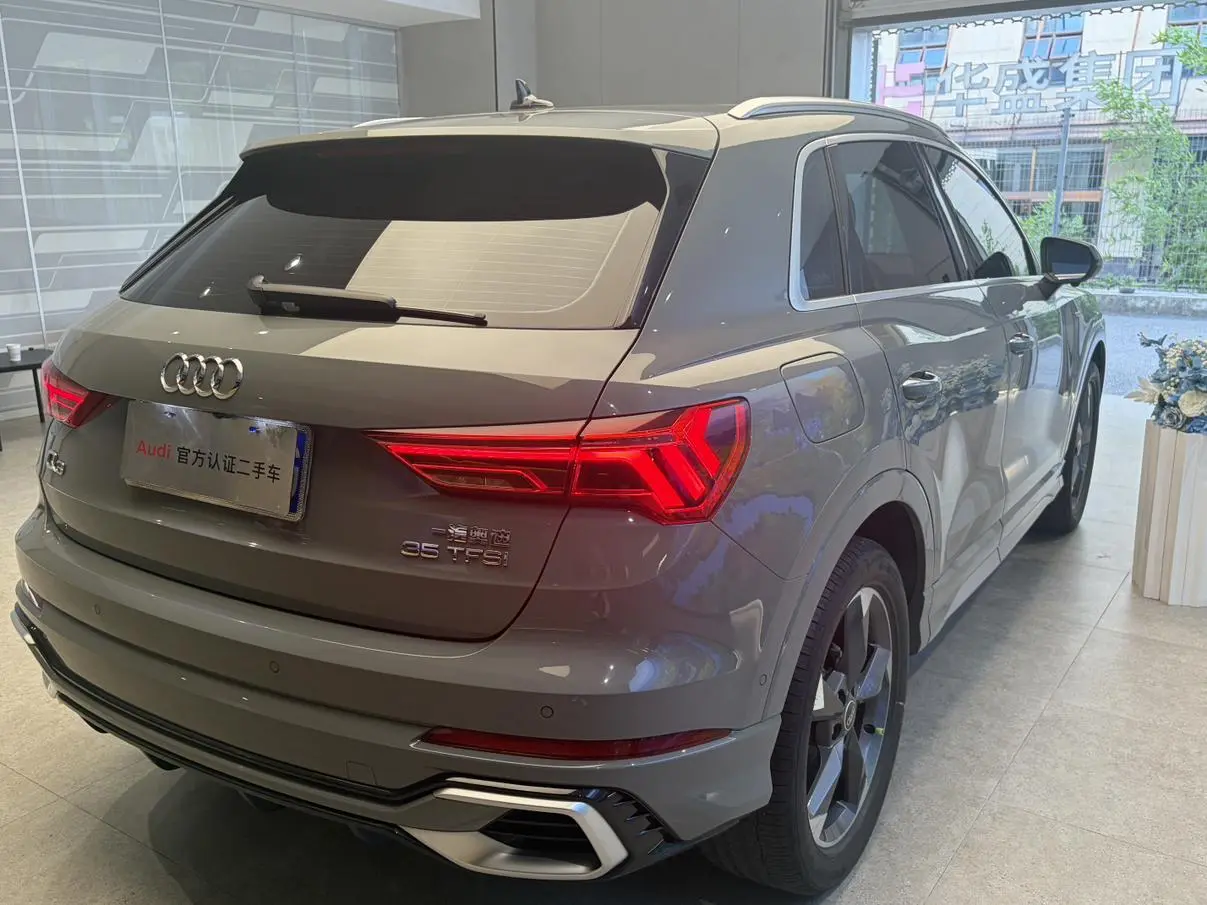 Audi Q3 2023 35 TFSI Dynamic Fashion (1.5T)