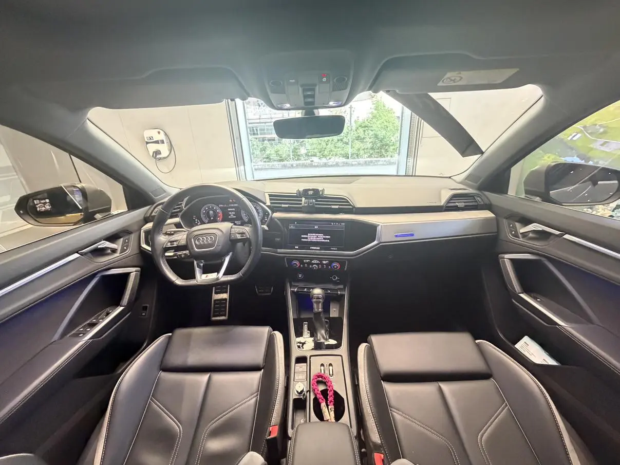 Audi Q3 2023 35 TFSI Dynamic Fashion (1.5T)