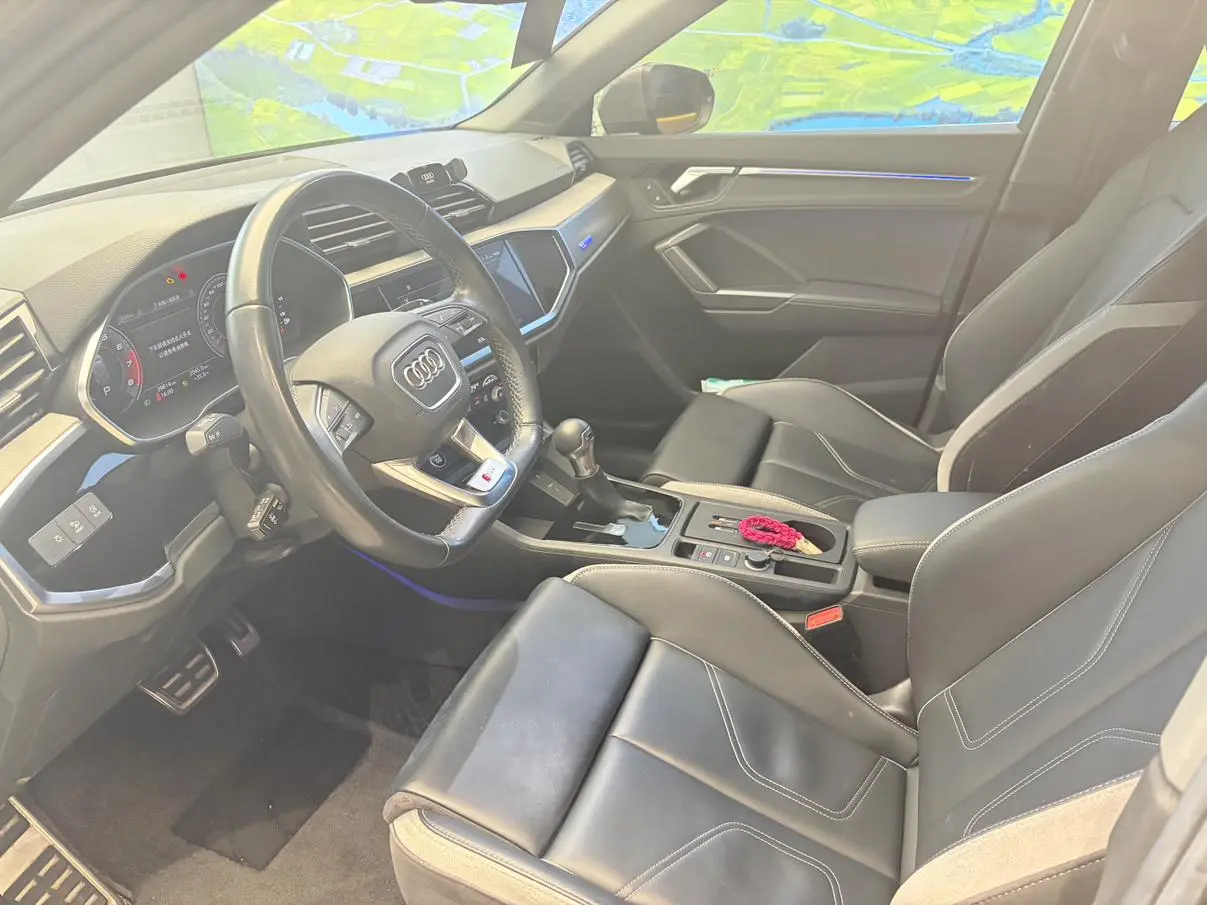 Audi Q3 2023 35 TFSI Dynamic Fashion (1.5T)