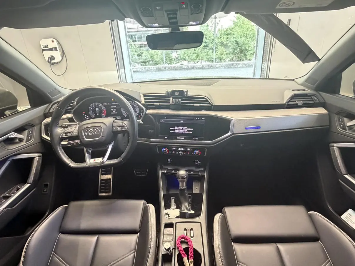 Audi Q3 2023 35 TFSI Dynamic Fashion (1.5T)