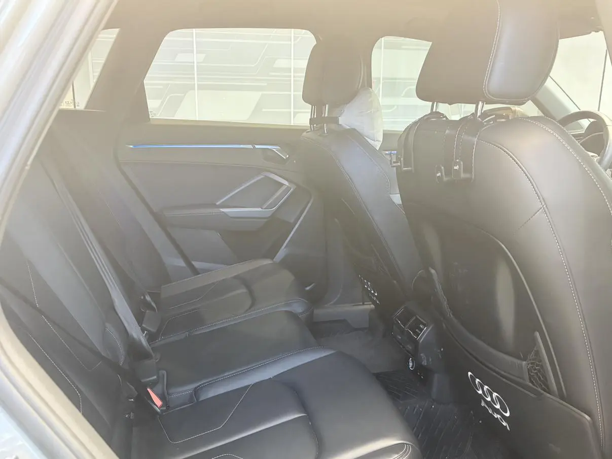 Audi Q3 2023 35 TFSI Dynamic Fashion (1.5T)