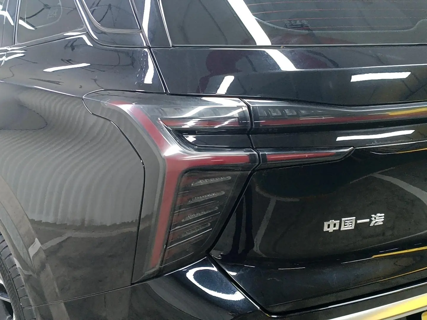 Hongqi HS3 2023 1.5T