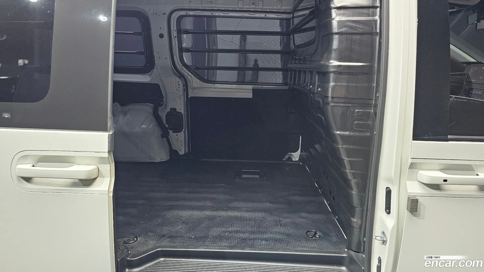 Hyundai Staria Cargo 3-Seater 2022