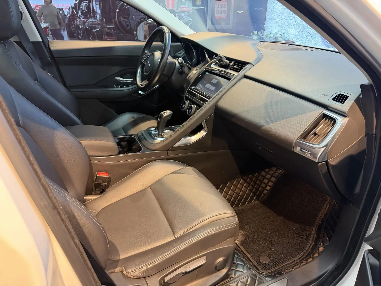 Jaguar E-PACE 2018 P200 China VI