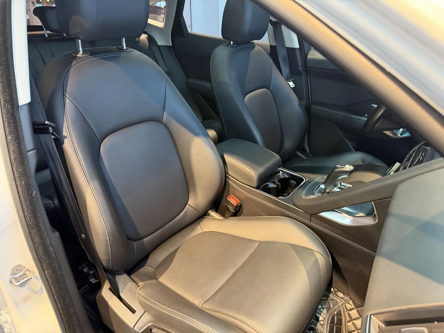 Jaguar E-PACE 2018 P200 China VI