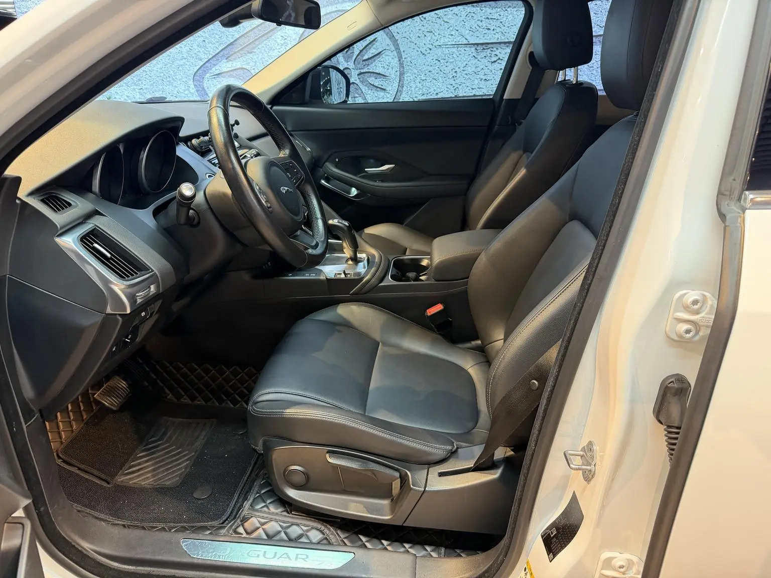 Jaguar E-PACE 2018 P200 China VI