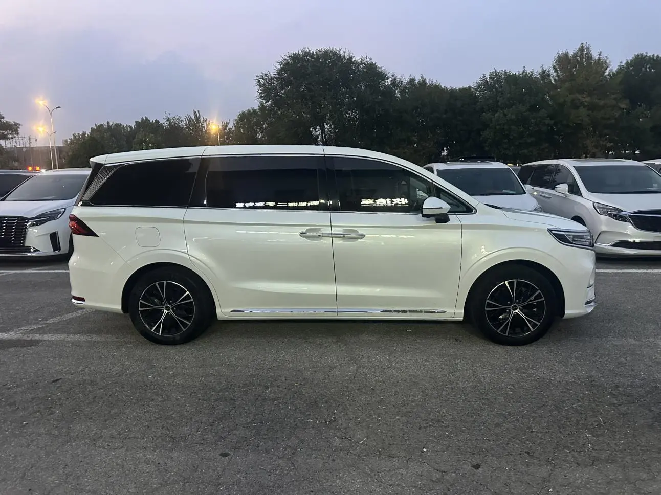 Roewe iMAX8 2023 400TGI Premium Plus