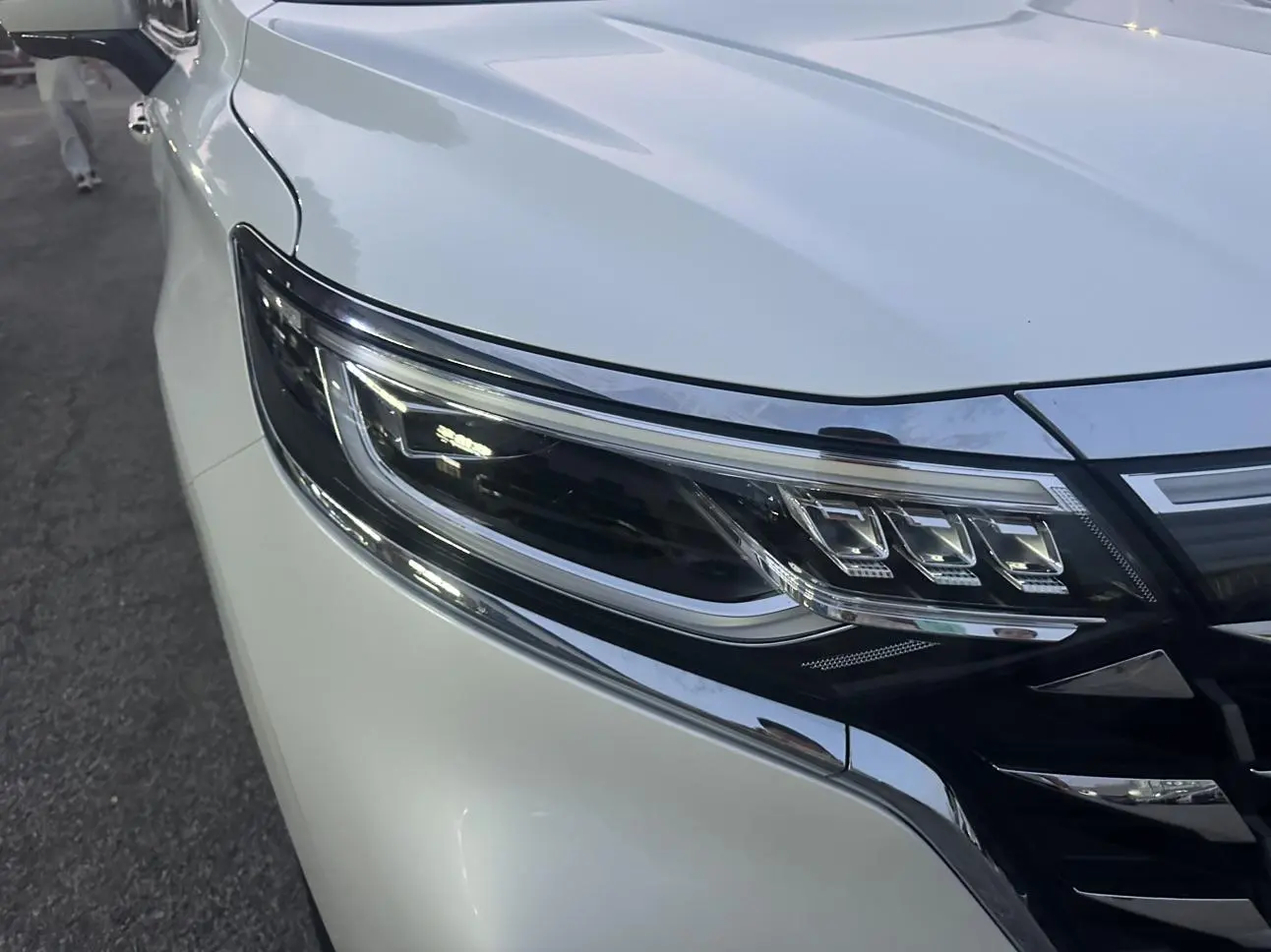 Roewe iMAX8 2023 400TGI Premium Plus