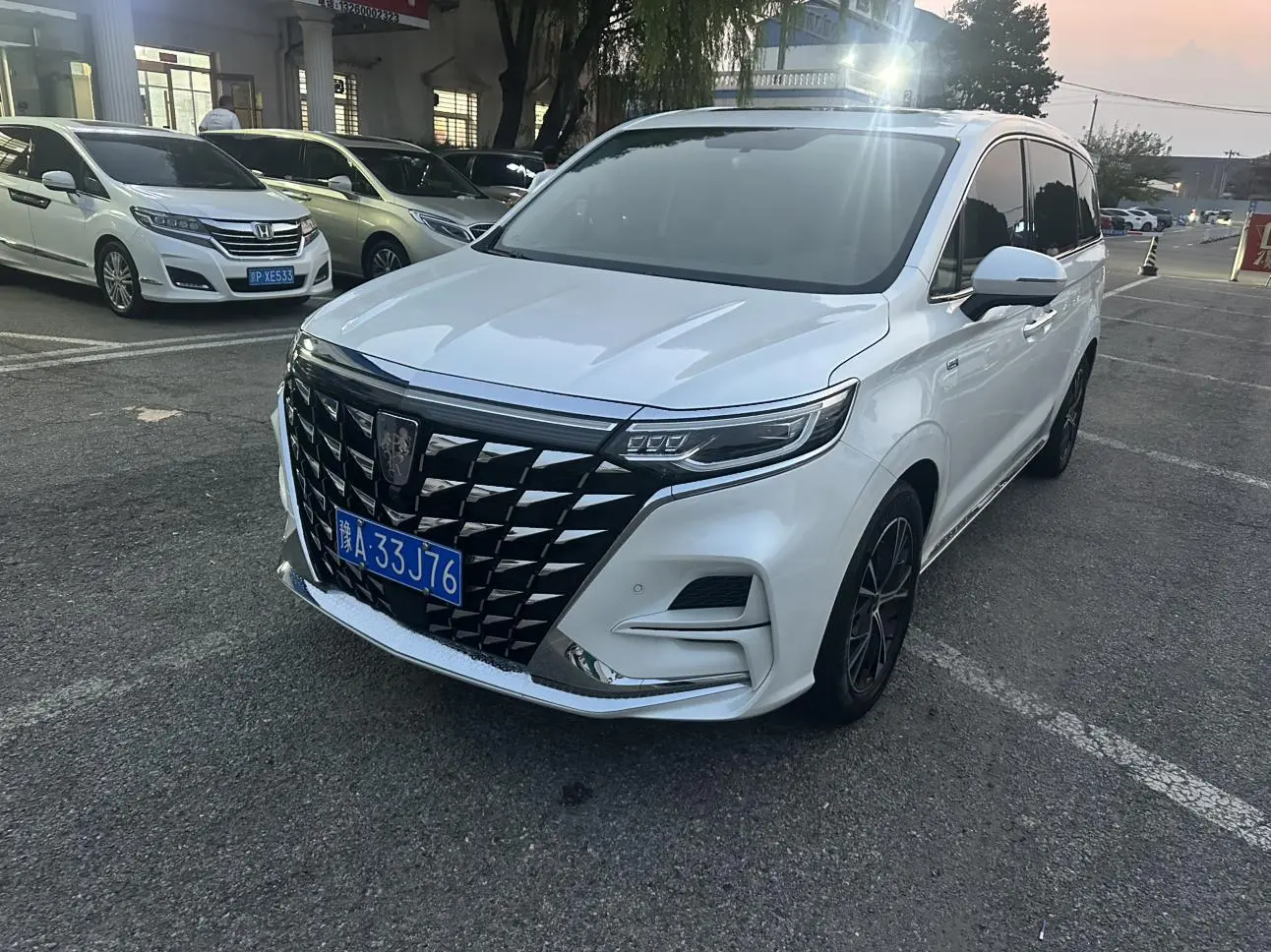 Roewe iMAX8 2023 400TGI Premium Plus