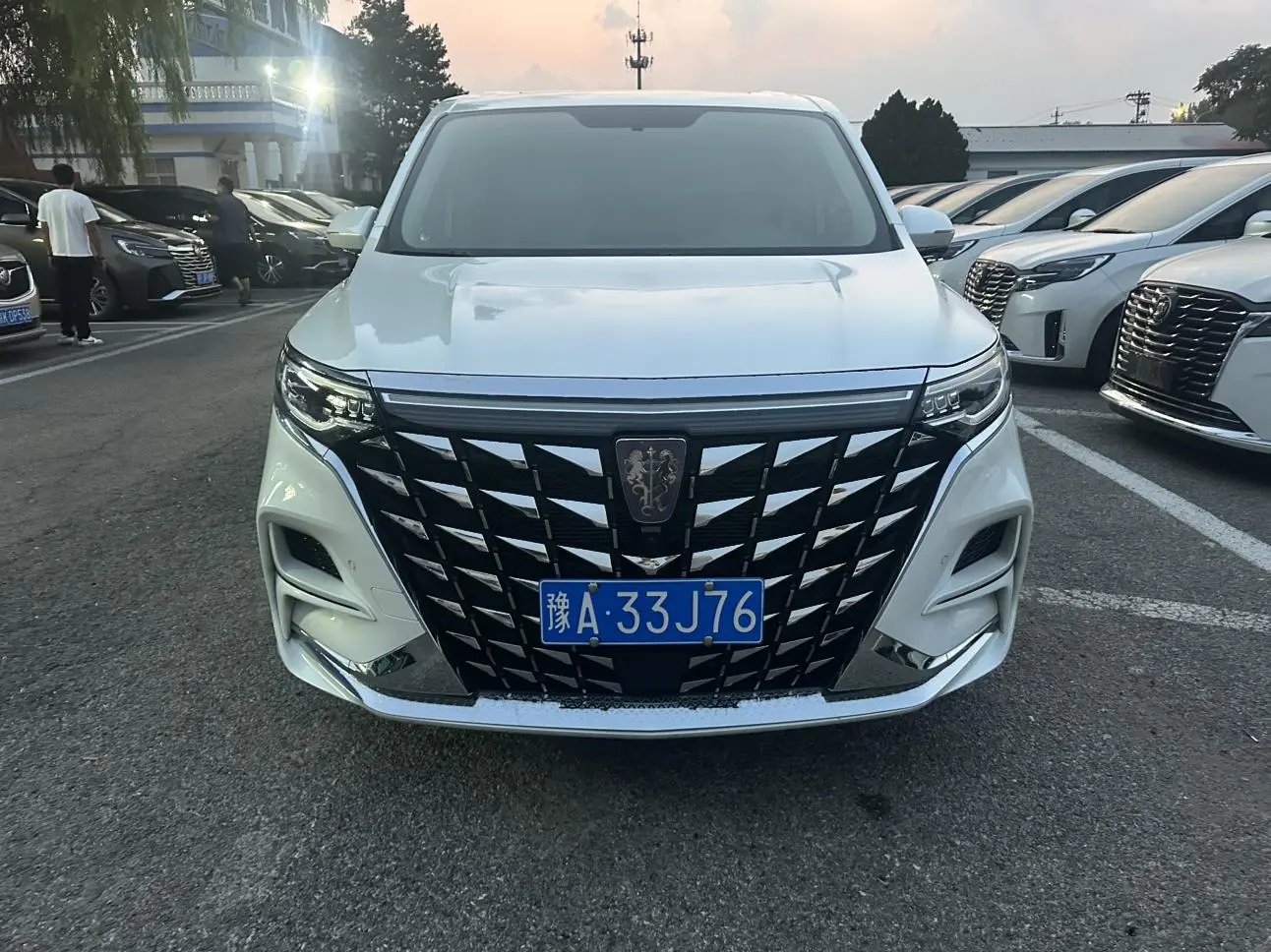 Roewe iMAX8 2023 400TGI Premium Plus
