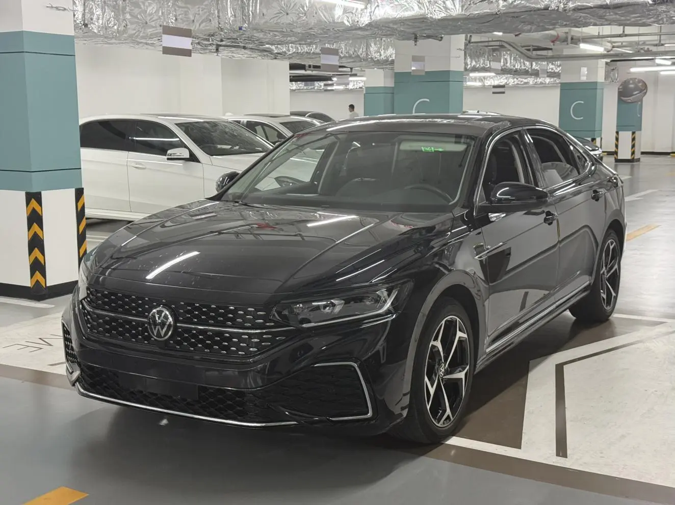 Volkswagen Passat 2024 330TSI Elite