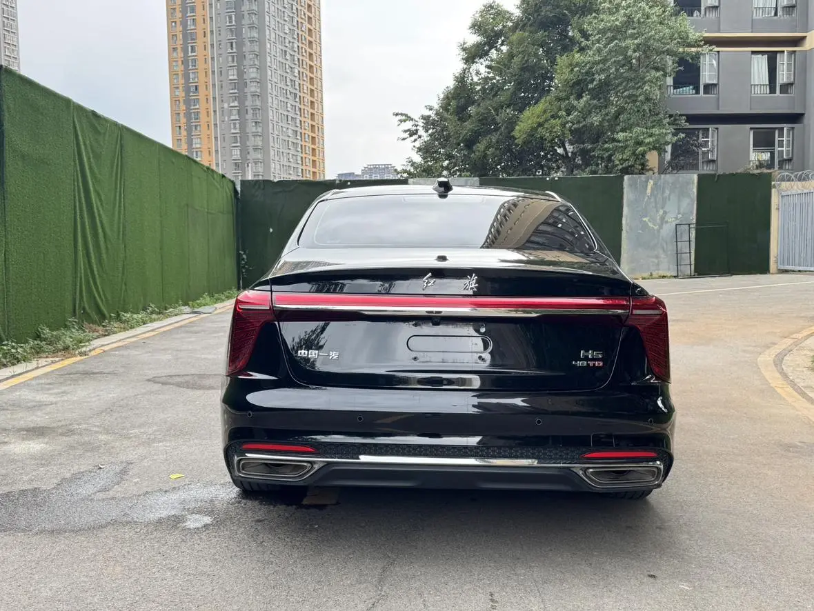 Hongqi H5 2023 2.0T Auto Connected Flagship Enjoy