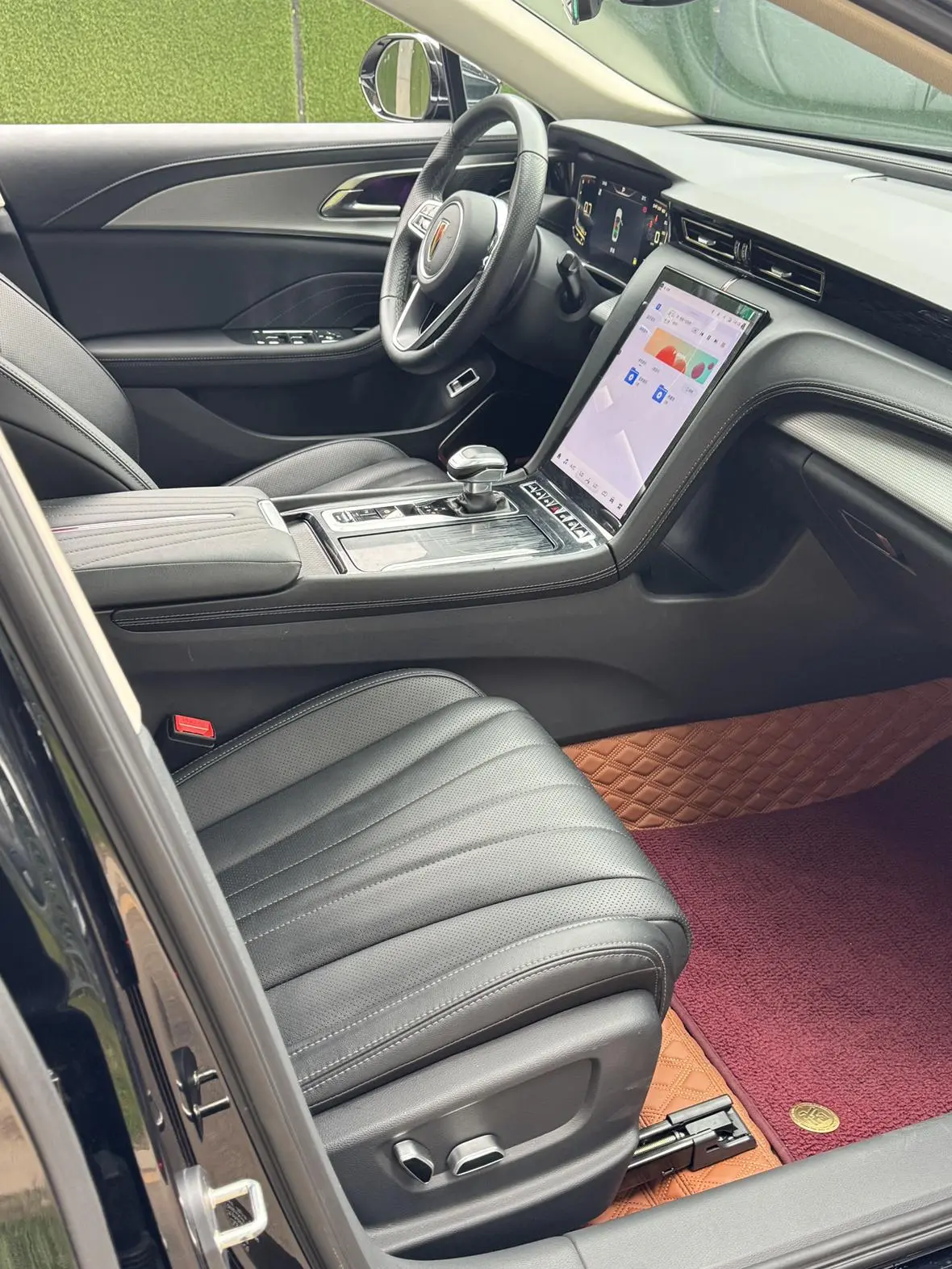 Hongqi H5 2023 2.0T Auto Connected Flagship Enjoy