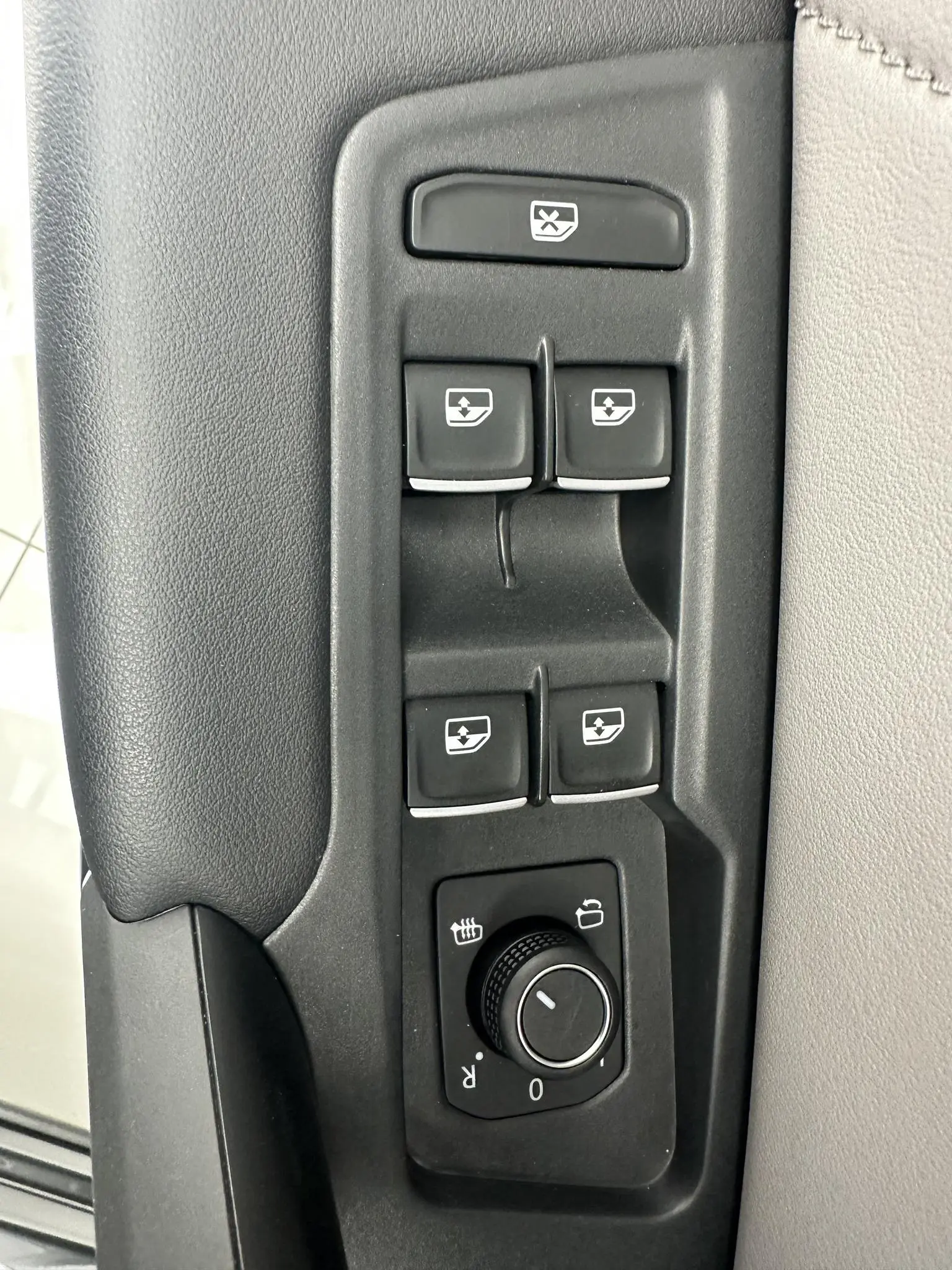 Volkswagen Tayron 2023 280TSI 2WD Luxury Plus