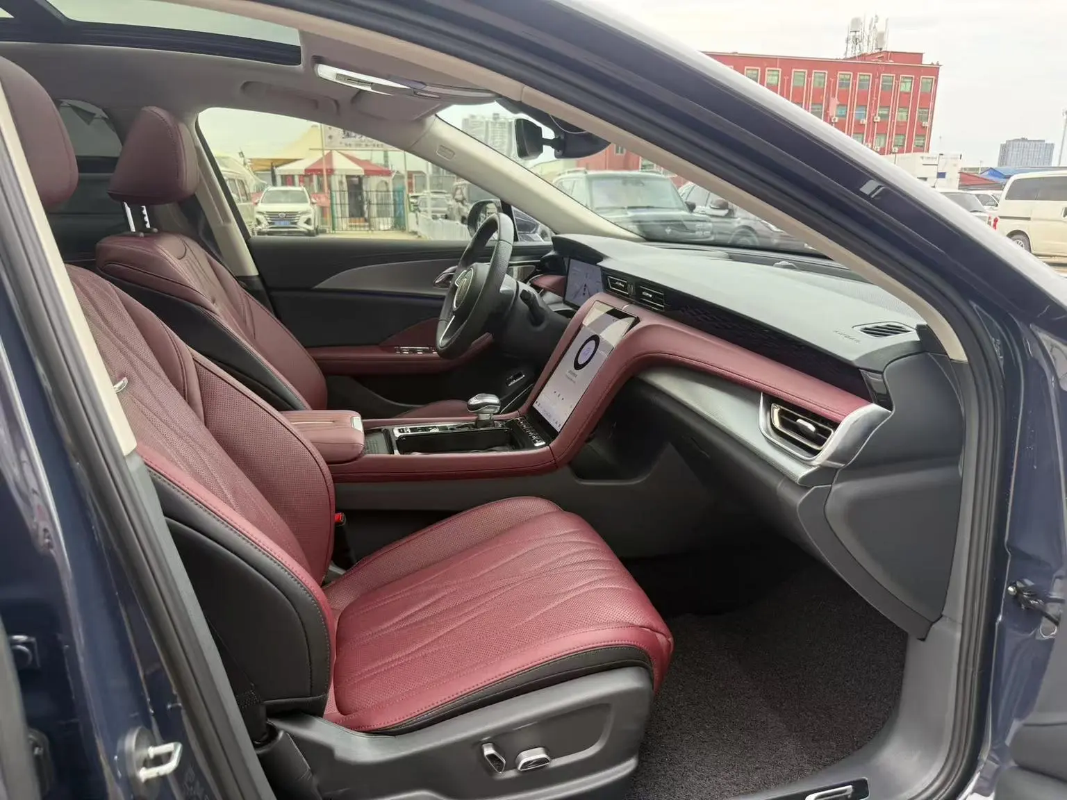 Hongqi H5 2023 2.0T Auto Smart Connected
